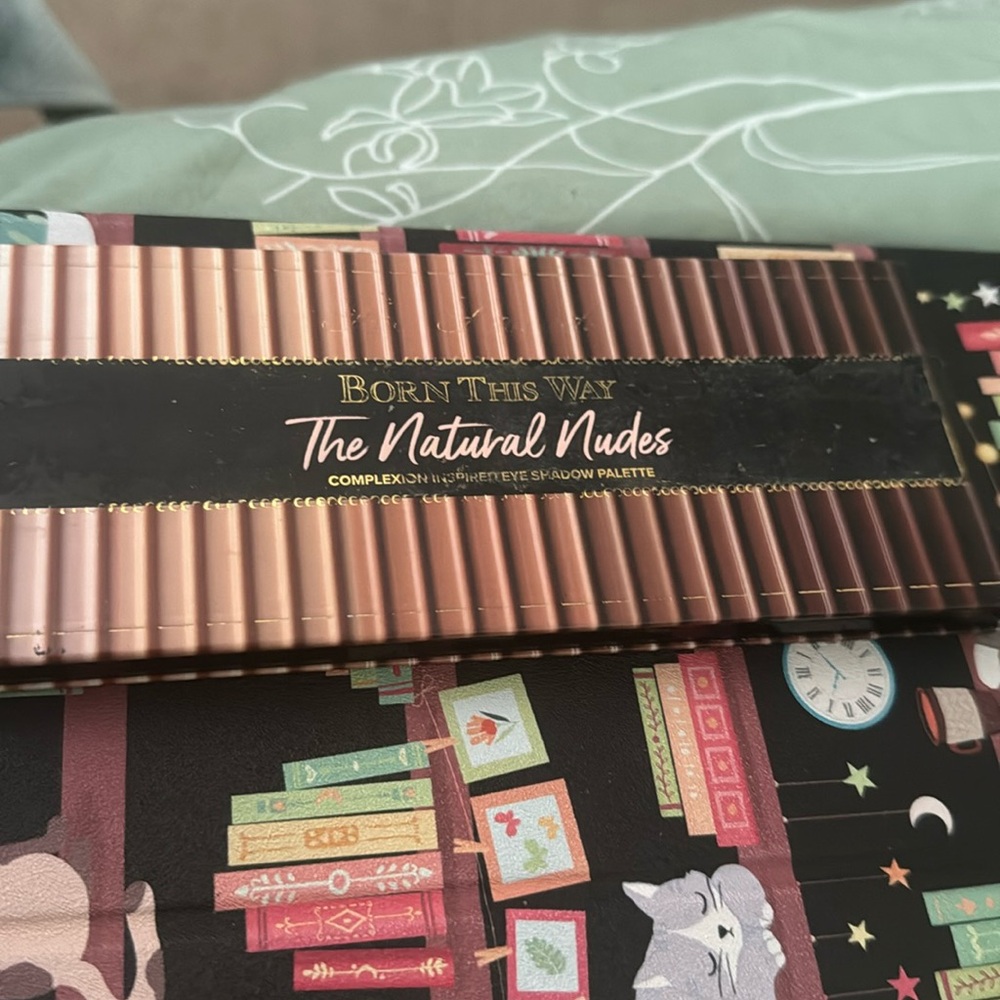 Brand new too faced born this way palette